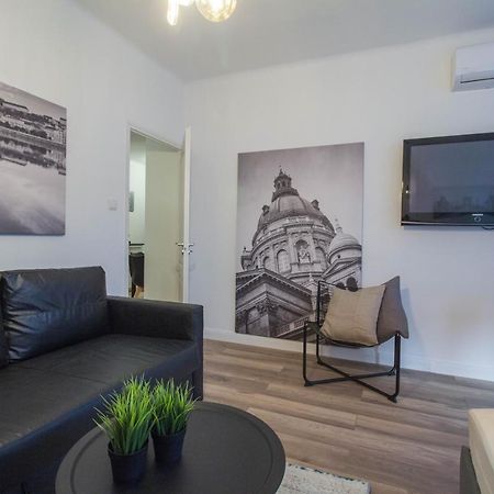 Standard Apartment By Hi5 - Madach Budapest Kültér fotó