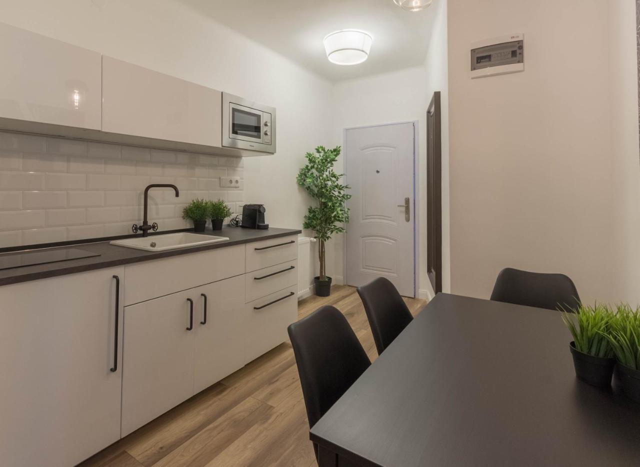 Standard Apartment By Hi5 - Madach Budapest Kültér fotó