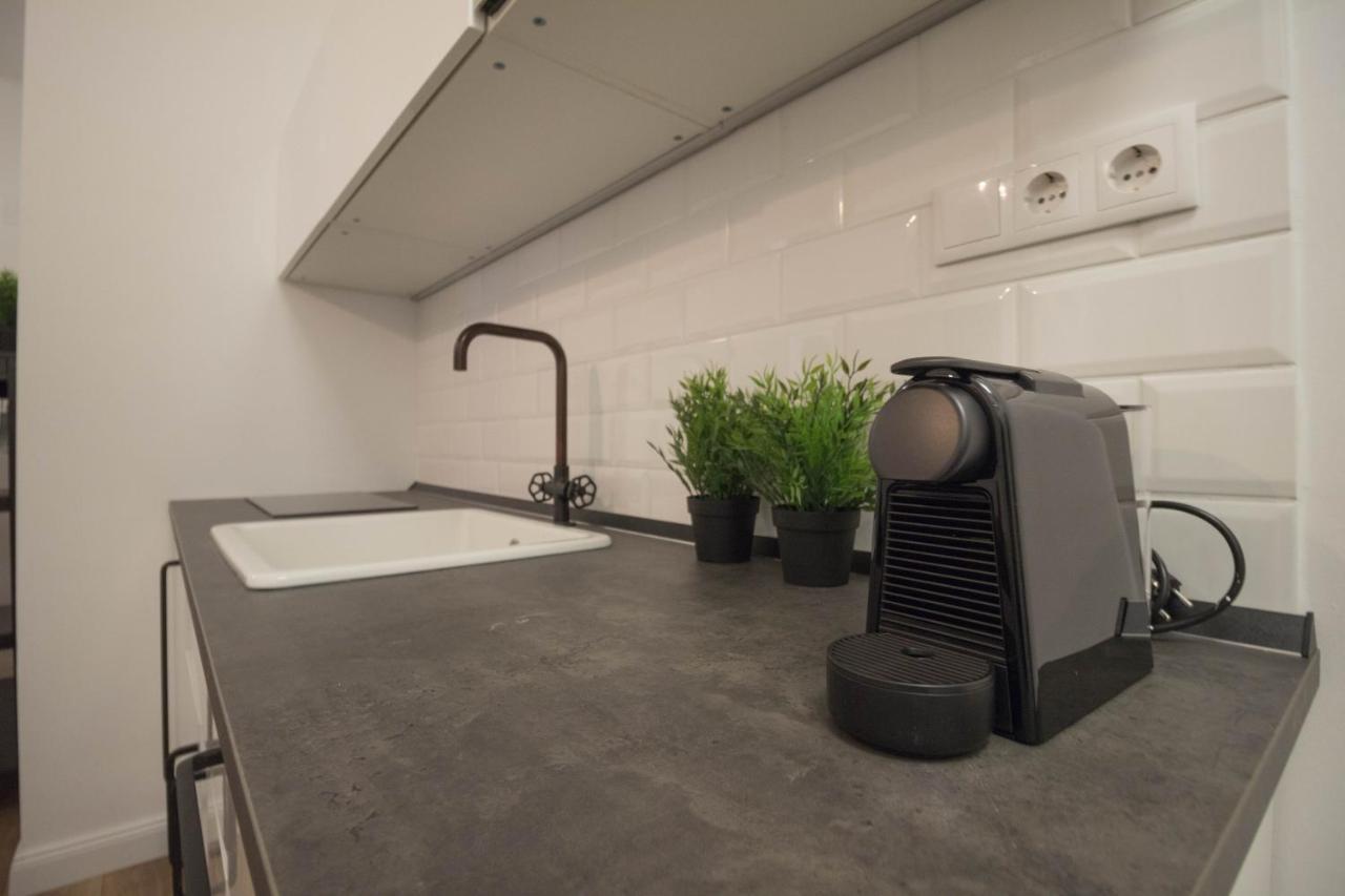 Standard Apartment By Hi5 - Madach Budapest Kültér fotó