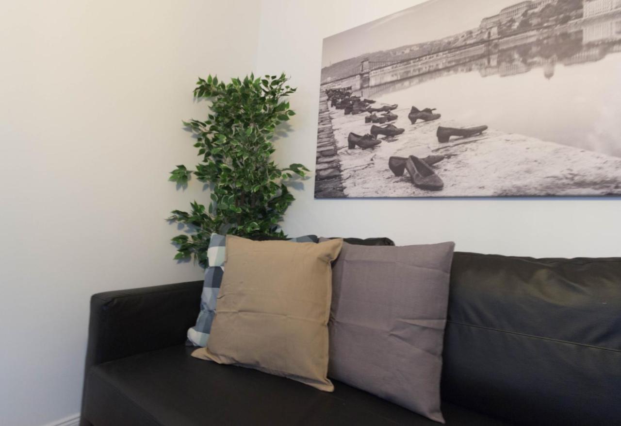 Standard Apartment By Hi5 - Madach Budapest Kültér fotó