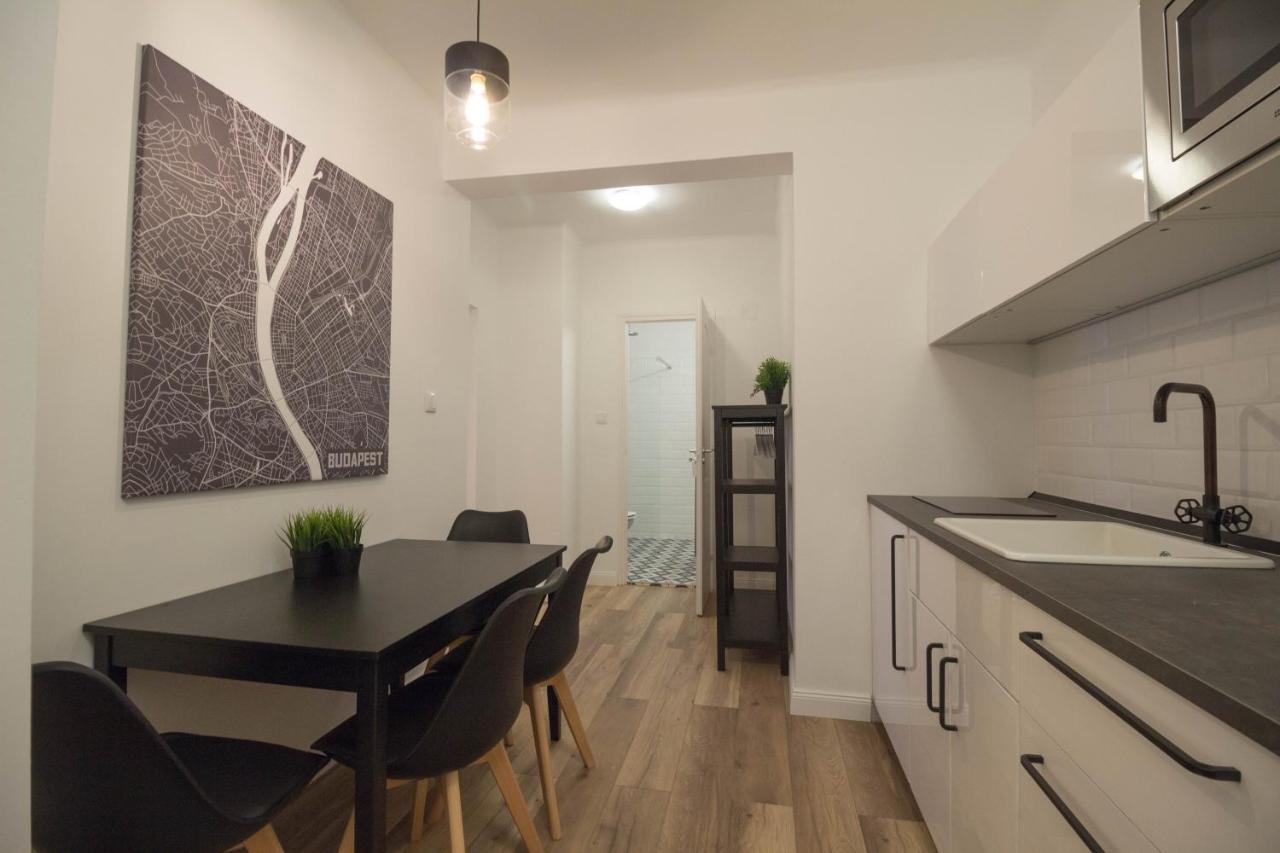 Standard Apartment By Hi5 - Madach Budapest Kültér fotó